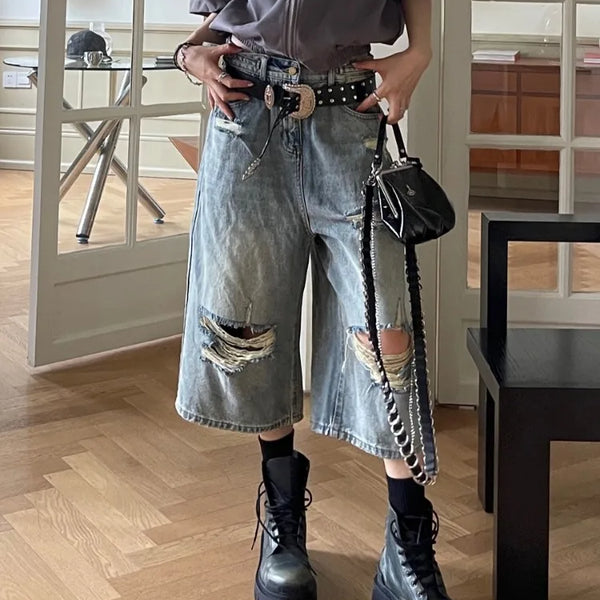 Oversized Ripped Short Jeans