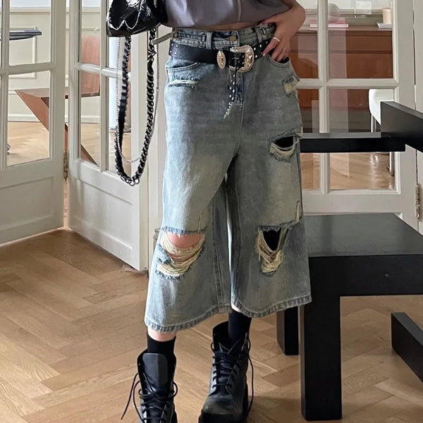 Oversized Ripped Short Jeans