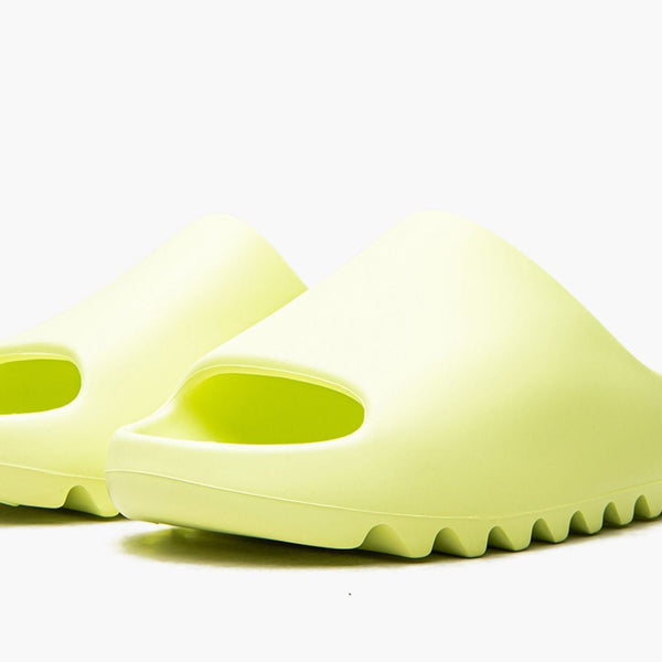 YEEZY SLIDE "Glow"